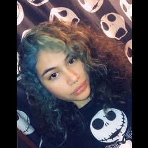 Meet your Posher, Isela